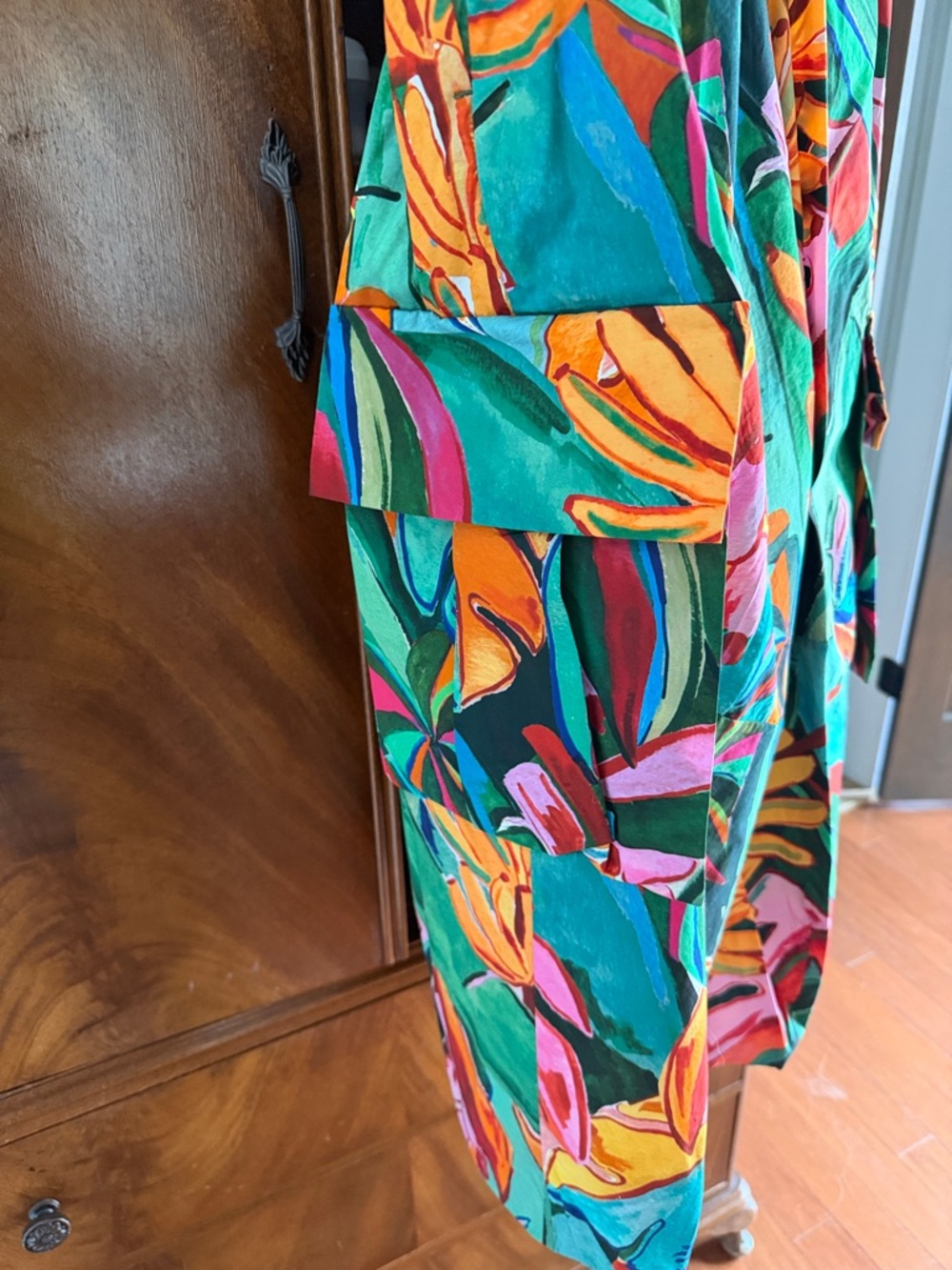 FARM Rio Colorful Tropical Print Balloon Pants with Drawstring and Cargo Pockets - Picture 3 of 4